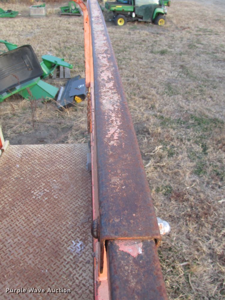 image for item DJ5829 2000 JLG 2032E2  scissor lift