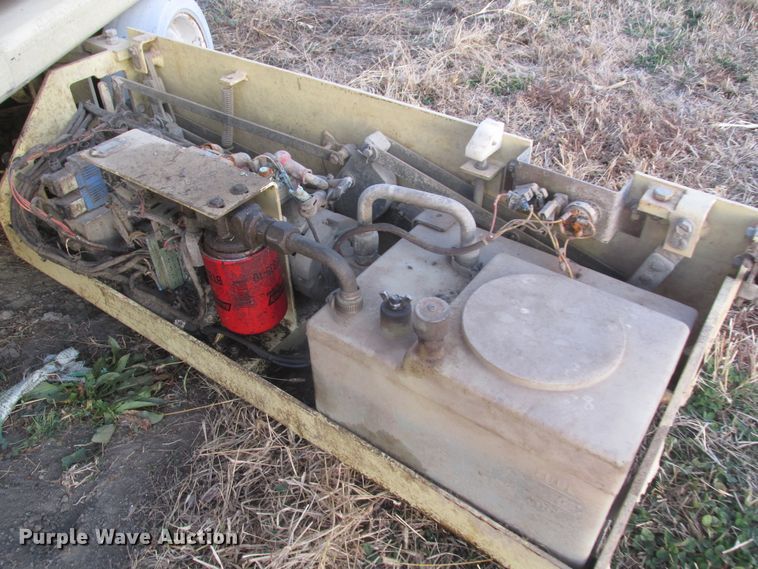 image for item DJ5829 2000 JLG 2032E2  scissor lift