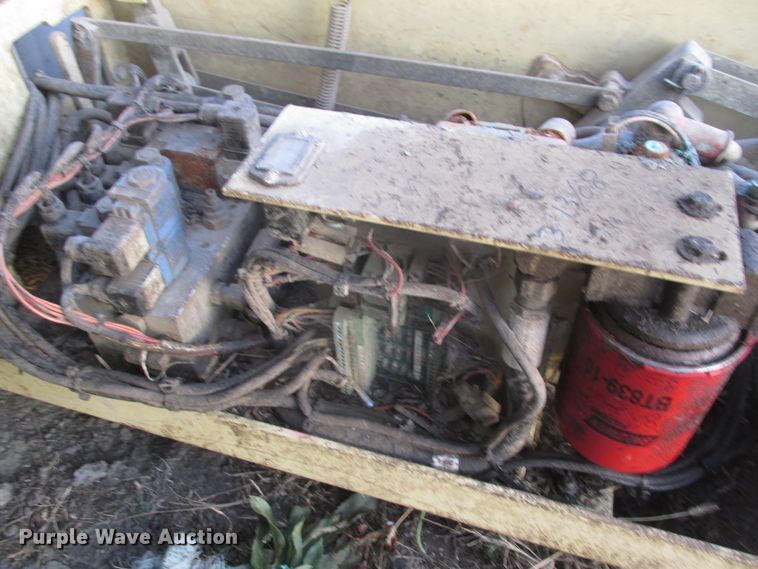 image for item DJ5829 2000 JLG 2032E2  scissor lift