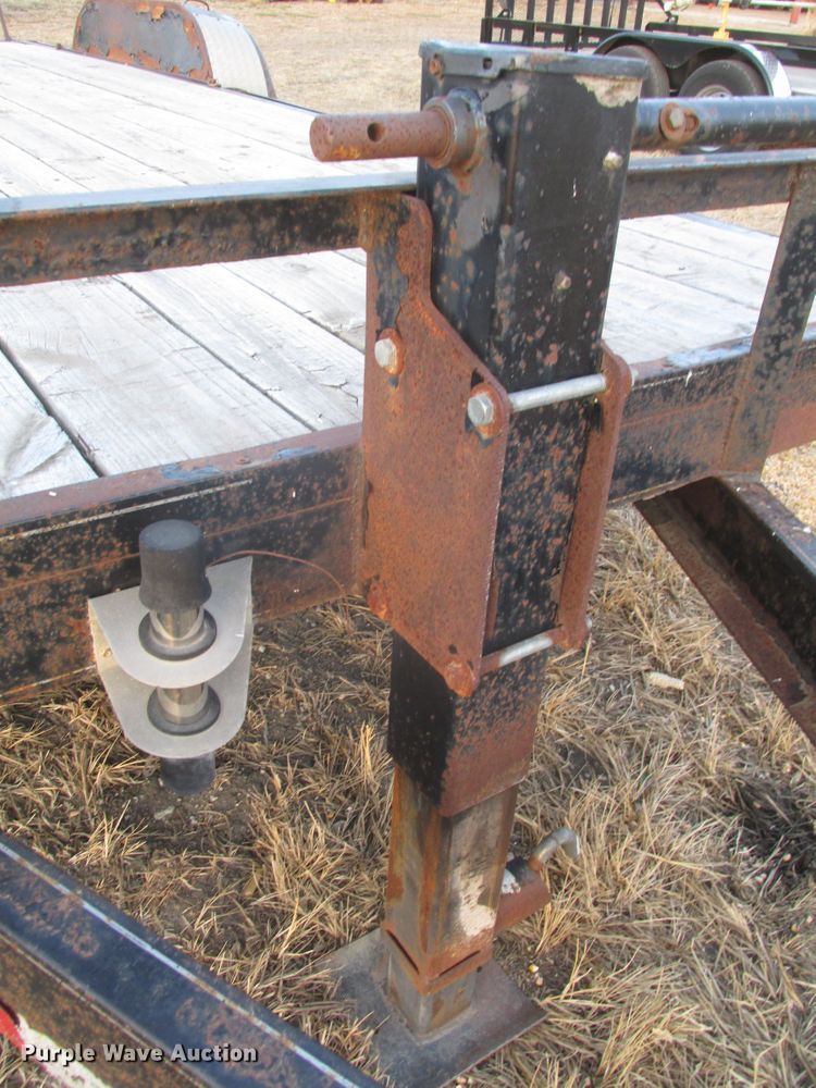 image for item DJ5830 2013 H&H UF202 utility trailer