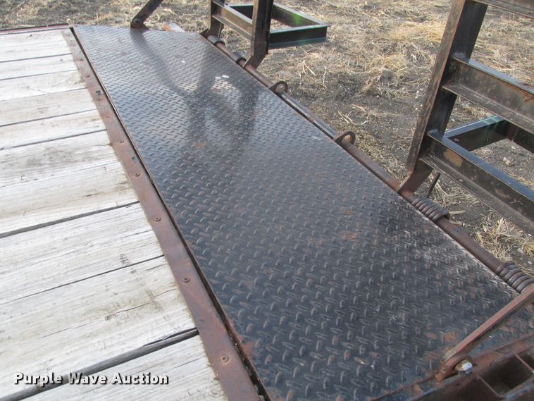 image for item DJ5830 2013 H&H UF202 utility trailer