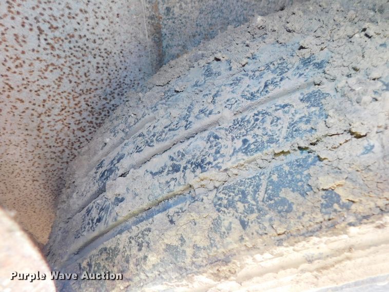 image for item DJ5830 2013 H&H UF202 utility trailer