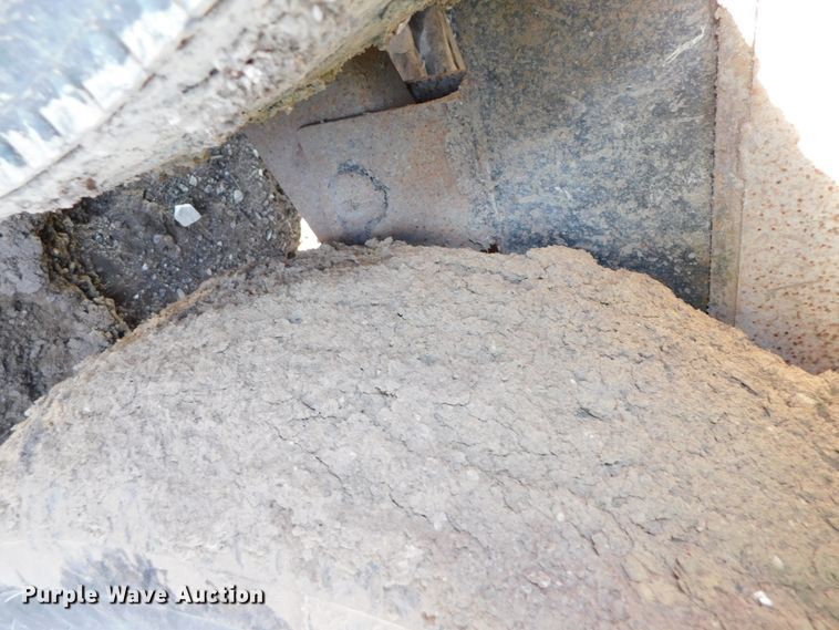 image for item DJ5830 2013 H&H UF202 utility trailer