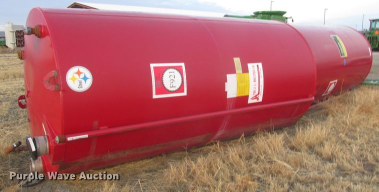 image for item DJ5831 (2) fuel tanks