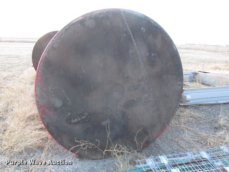 image for item DJ5831 (2) fuel tanks