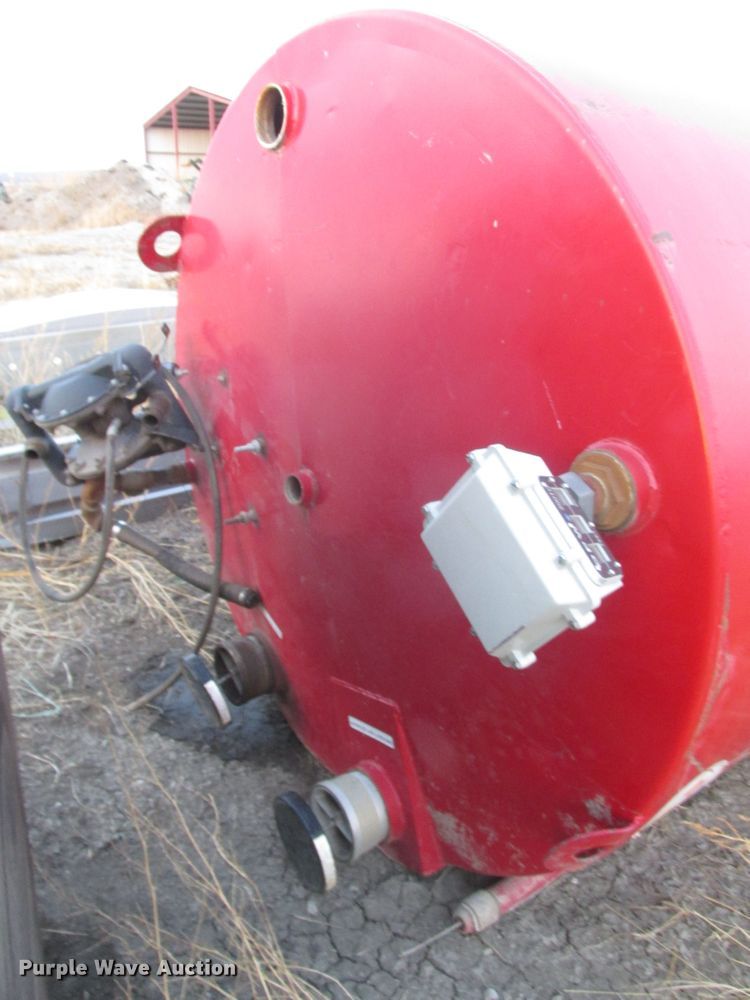 image for item DJ5831 (2) fuel tanks