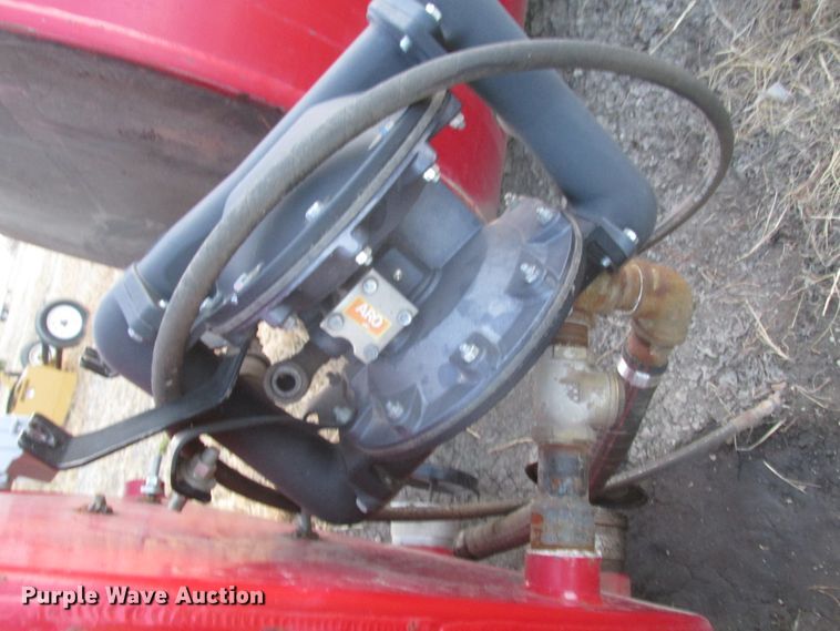 image for item DJ5831 (2) fuel tanks