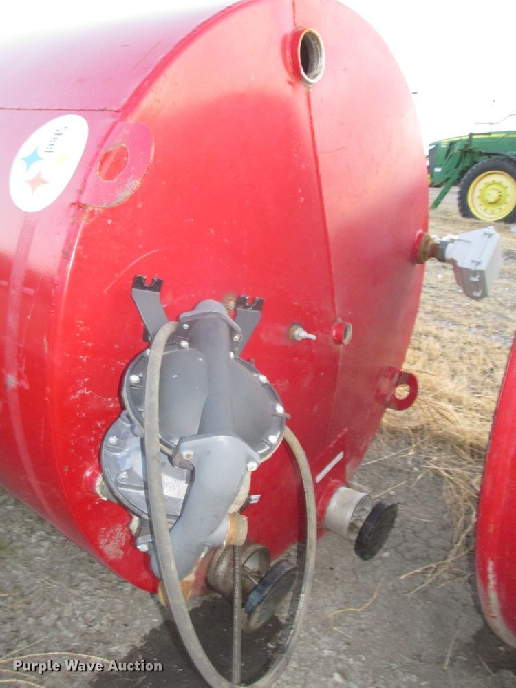 image for item DJ5831 (2) fuel tanks