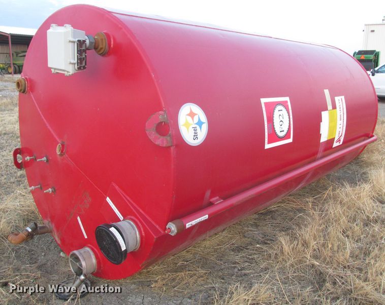 image for item DJ5831 (2) fuel tanks