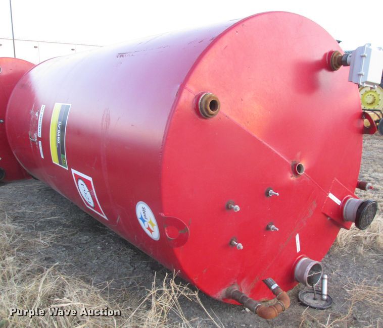 image for item DJ5831 (2) fuel tanks