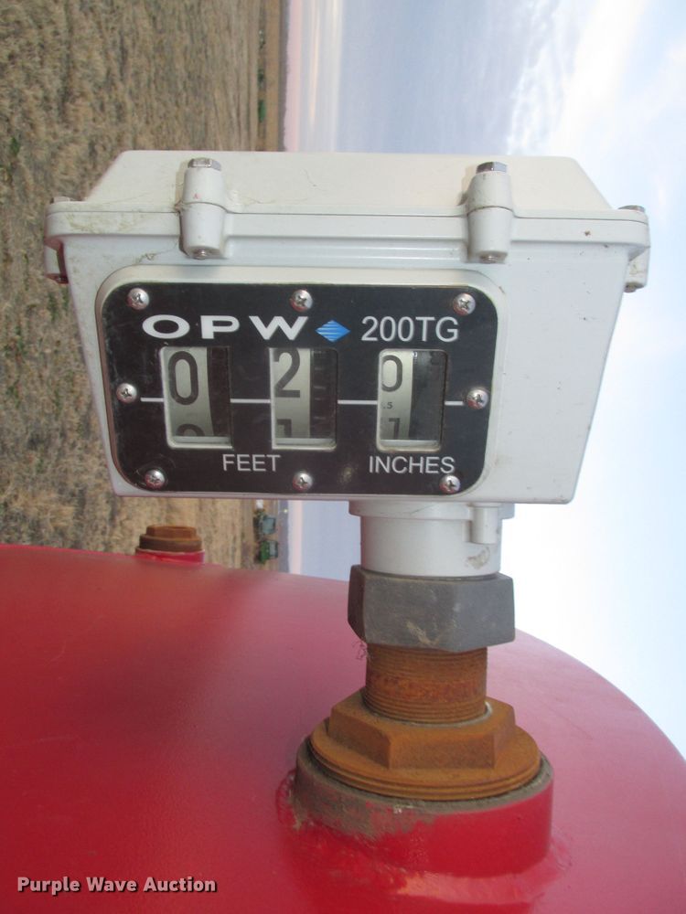 image for item DJ5831 (2) fuel tanks