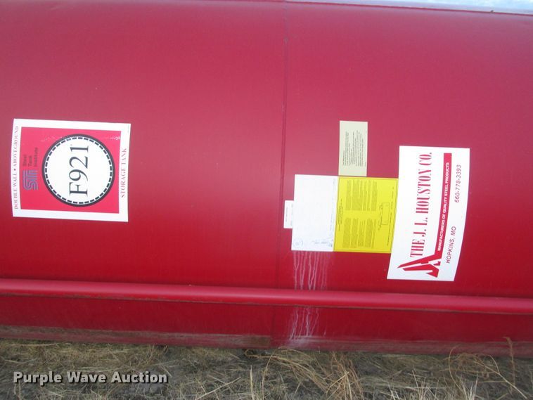 image for item DJ5831 (2) fuel tanks