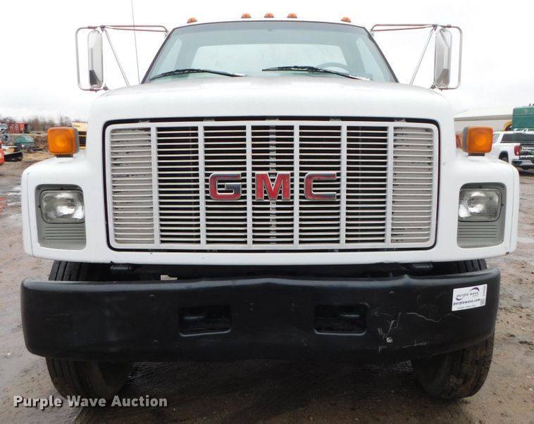 image for item DJ5839 1996 GMC TopKick  truck cab and chassis