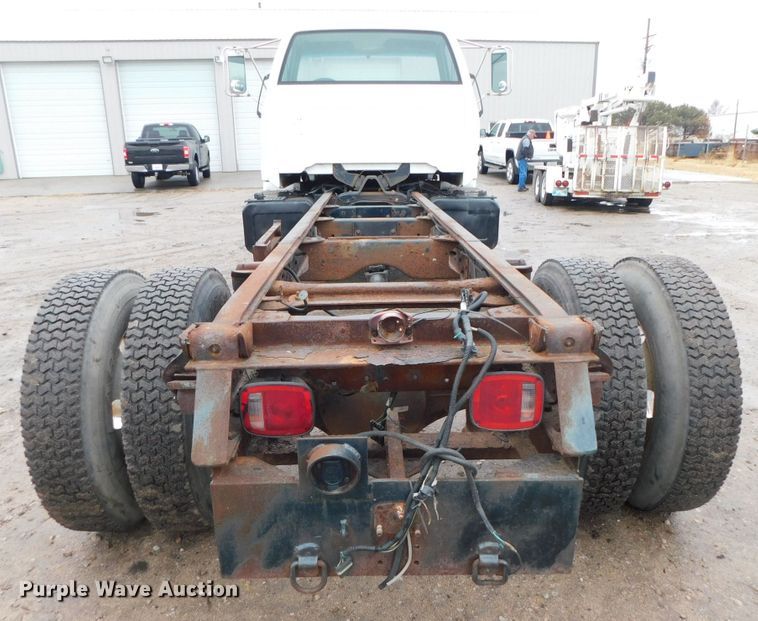 image for item DJ5839 1996 GMC TopKick  truck cab and chassis