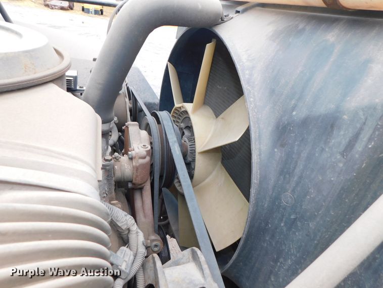 image for item DJ5839 1996 GMC TopKick  truck cab and chassis