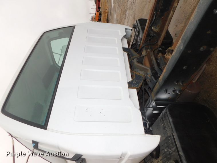 image for item DJ5839 1996 GMC TopKick  truck cab and chassis