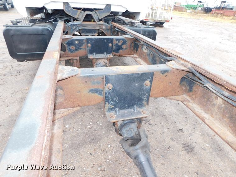 image for item DJ5839 1996 GMC TopKick  truck cab and chassis