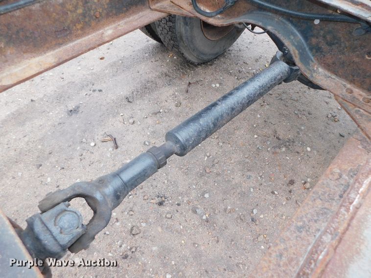 image for item DJ5839 1996 GMC TopKick  truck cab and chassis