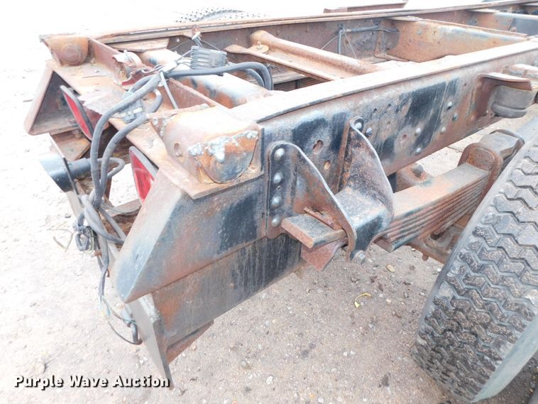 image for item DJ5839 1996 GMC TopKick  truck cab and chassis