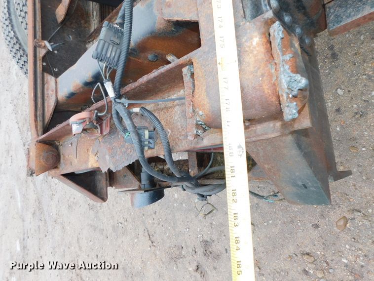 image for item DJ5839 1996 GMC TopKick  truck cab and chassis