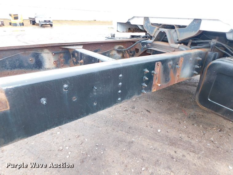 image for item DJ5839 1996 GMC TopKick  truck cab and chassis