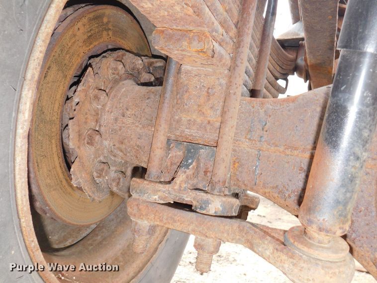 image for item DJ5839 1996 GMC TopKick  truck cab and chassis