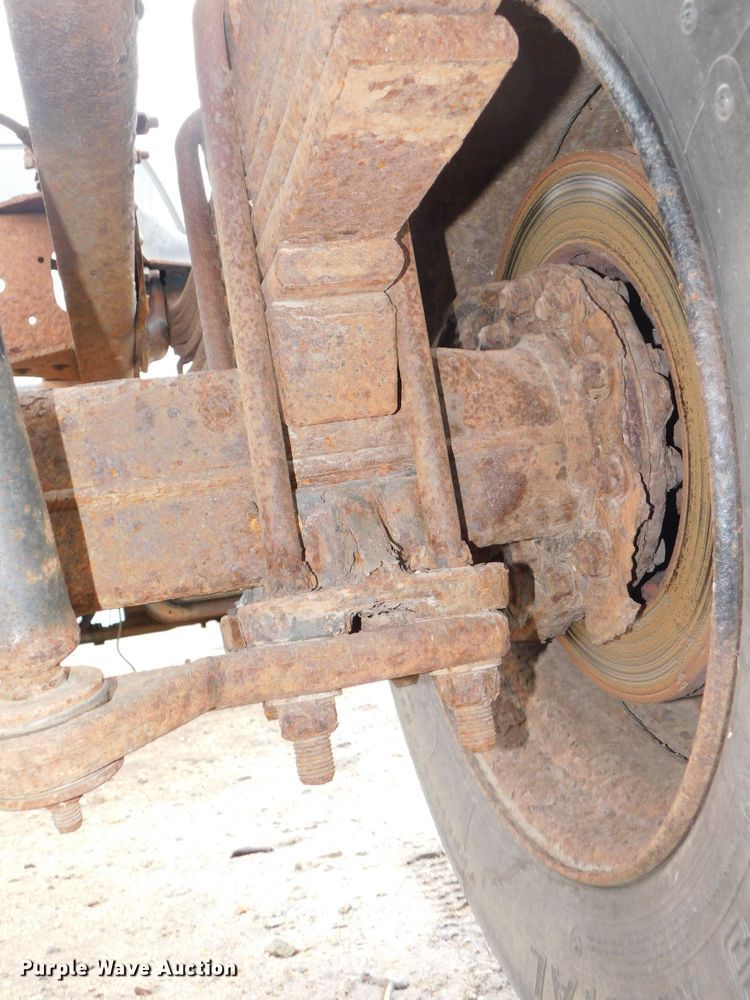 image for item DJ5839 1996 GMC TopKick  truck cab and chassis