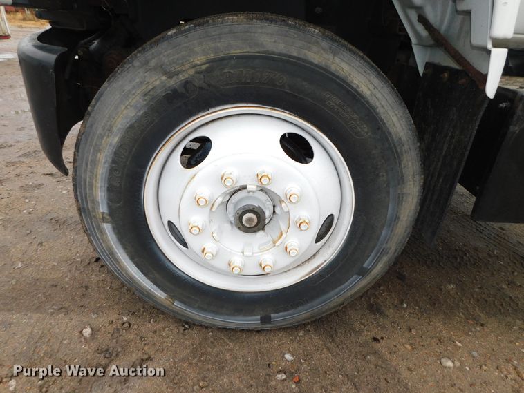 image for item DJ5839 1996 GMC TopKick  truck cab and chassis