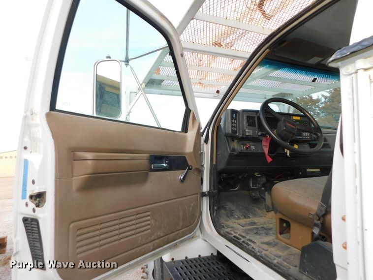 image for item DJ5849 2001 GMC C7500  forestry bucket truck