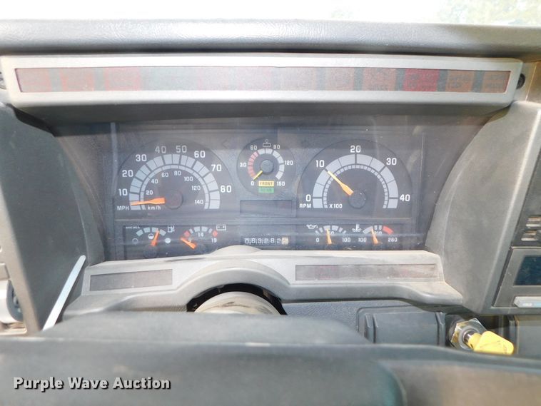 image for item DJ5849 2001 GMC C7500  forestry bucket truck