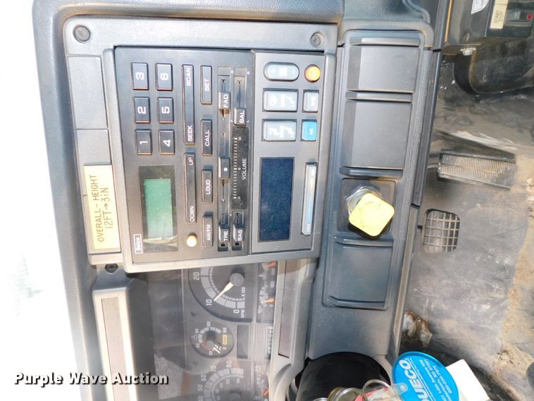 image for item DJ5849 2001 GMC C7500  forestry bucket truck