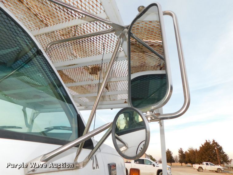 image for item DJ5849 2001 GMC C7500  forestry bucket truck