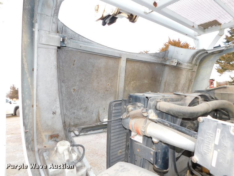 image for item DJ5849 2001 GMC C7500  forestry bucket truck