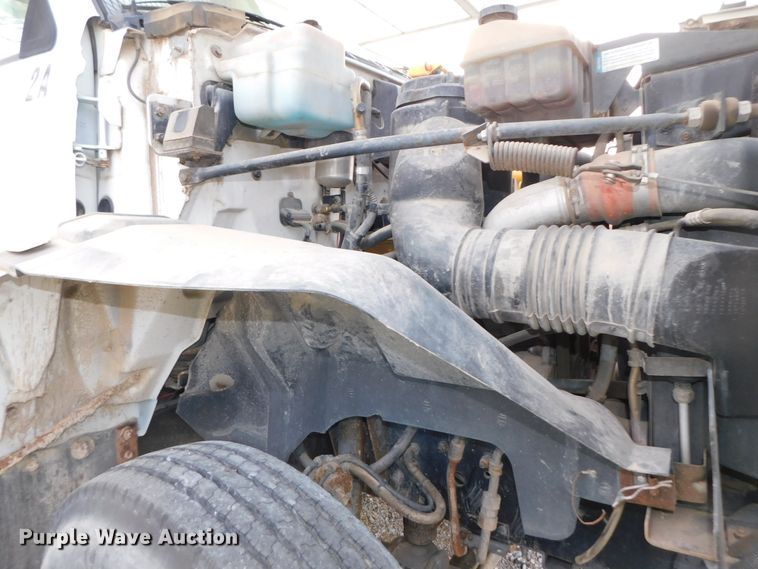 image for item DJ5849 2001 GMC C7500  forestry bucket truck