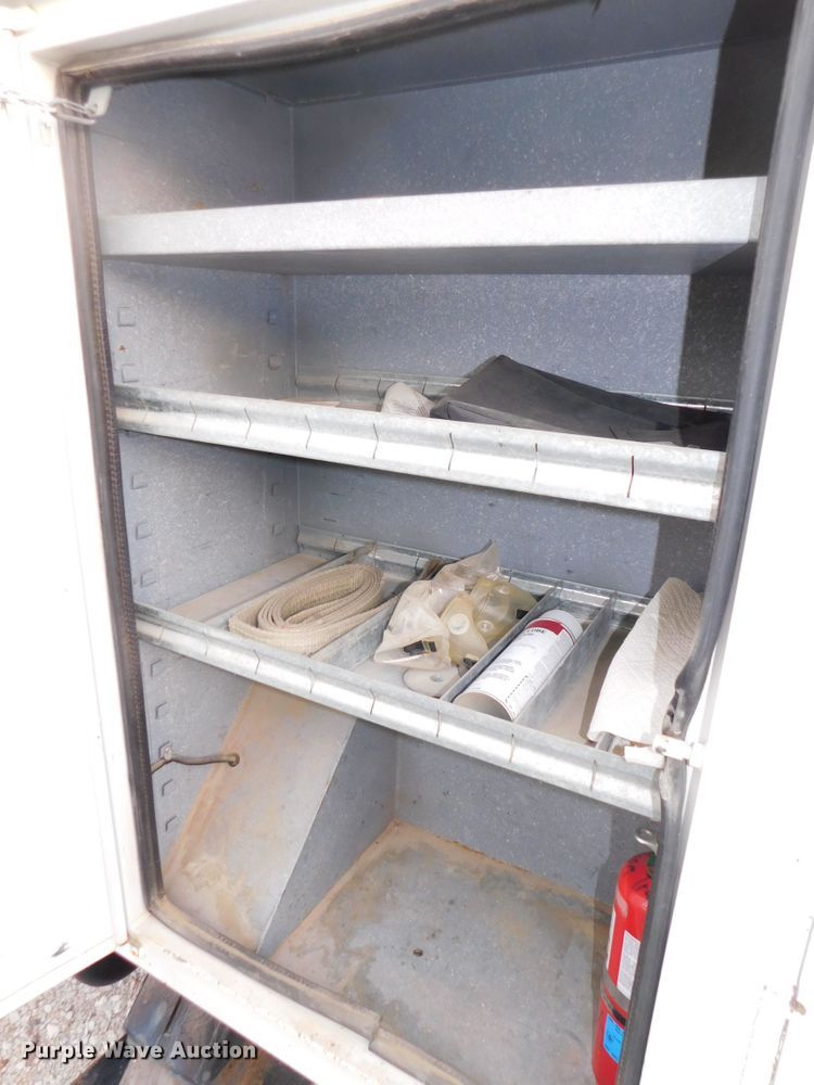 image for item DJ5849 2001 GMC C7500  forestry bucket truck