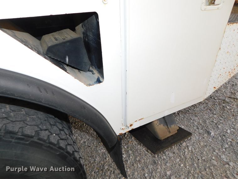 image for item DJ5849 2001 GMC C7500  forestry bucket truck