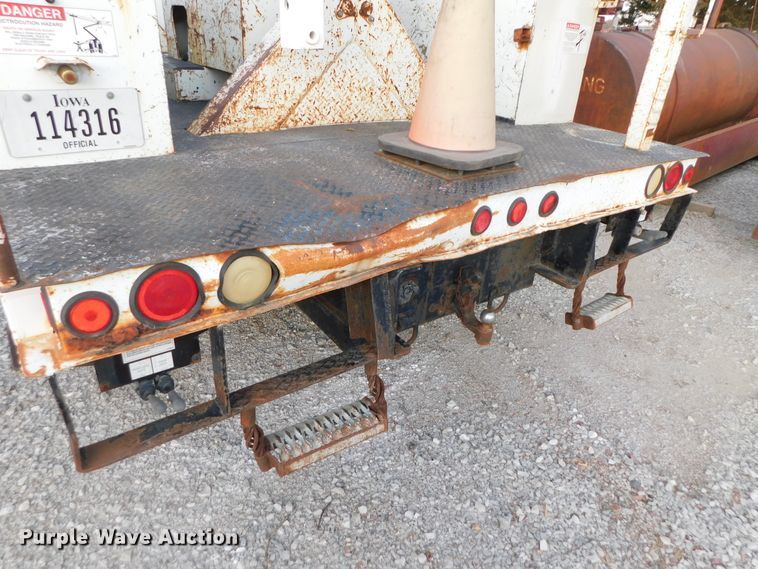 image for item DJ5849 2001 GMC C7500  forestry bucket truck