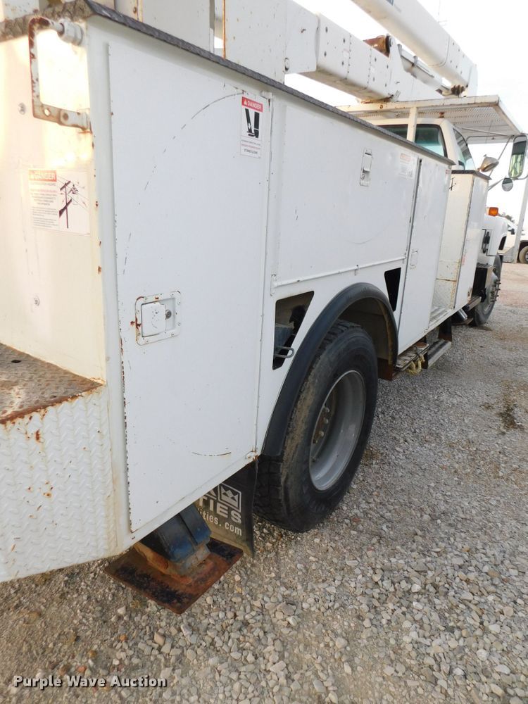 image for item DJ5849 2001 GMC C7500  forestry bucket truck