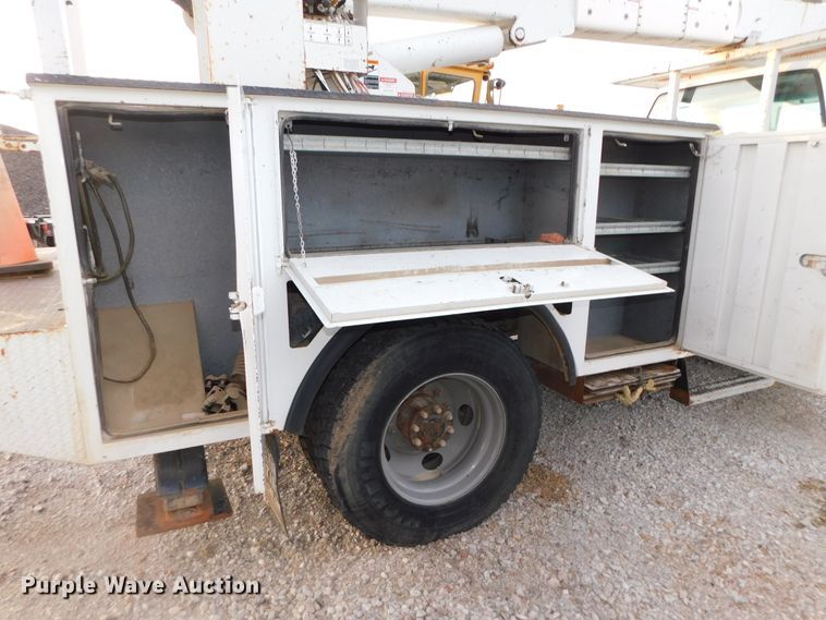 image for item DJ5849 2001 GMC C7500  forestry bucket truck
