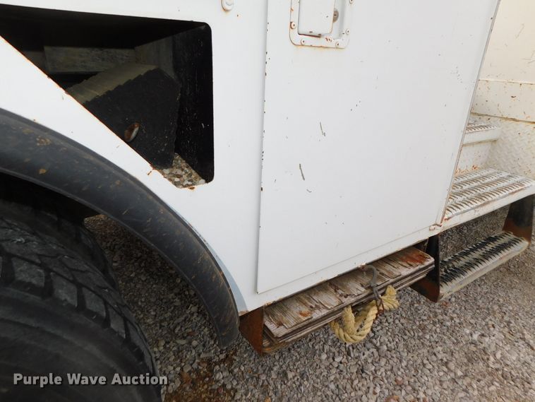 image for item DJ5849 2001 GMC C7500  forestry bucket truck