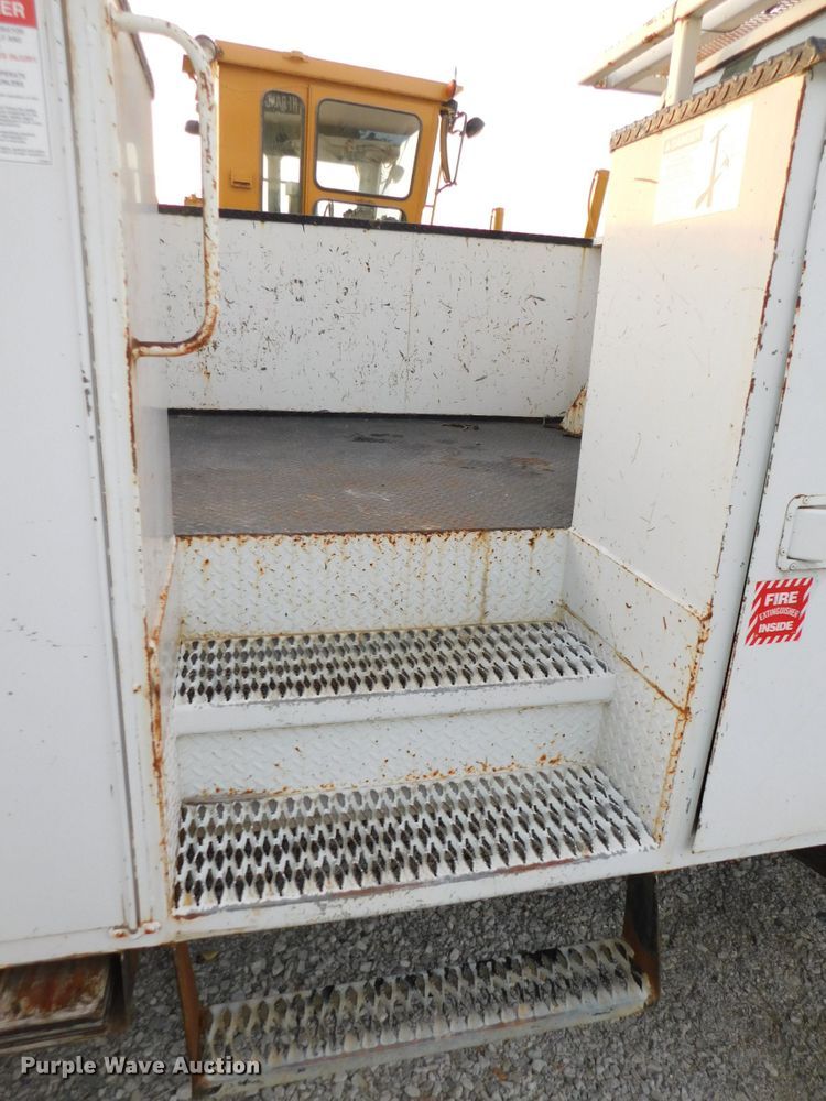 image for item DJ5849 2001 GMC C7500  forestry bucket truck