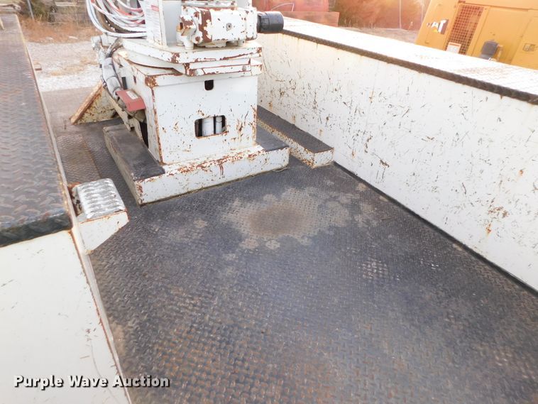 image for item DJ5849 2001 GMC C7500  forestry bucket truck