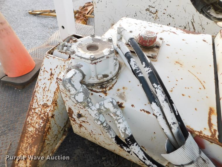 image for item DJ5849 2001 GMC C7500  forestry bucket truck