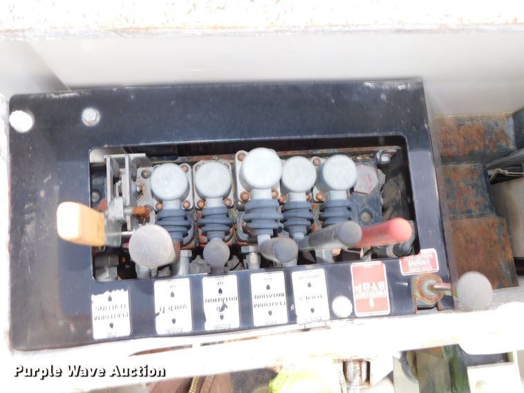 image for item DJ5849 2001 GMC C7500  forestry bucket truck