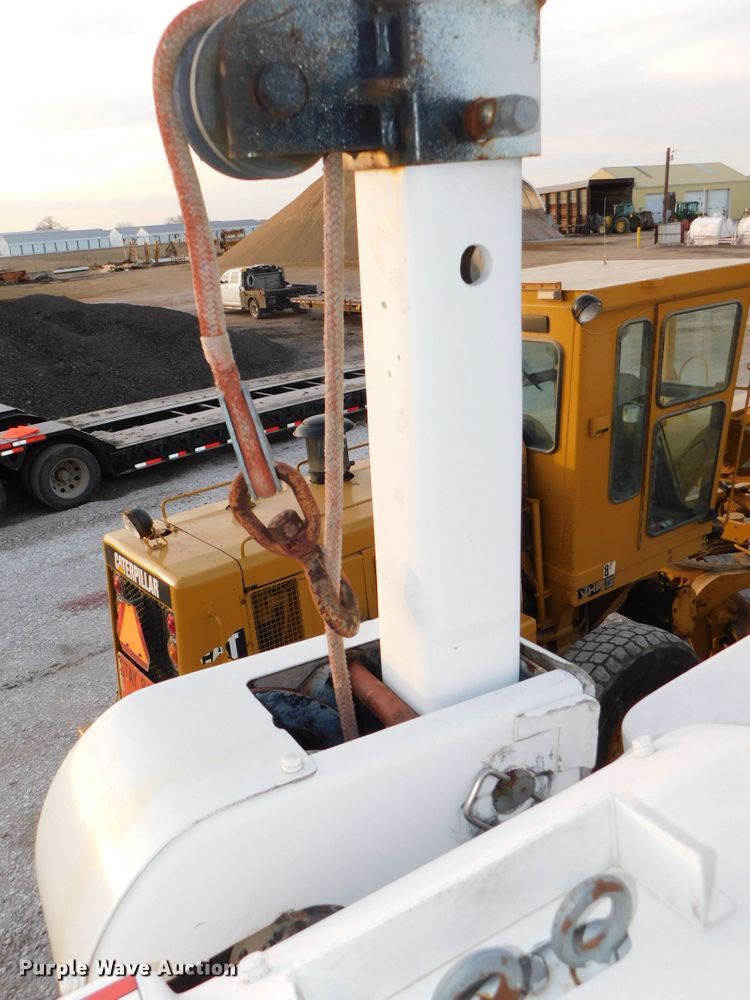 image for item DJ5849 2001 GMC C7500  forestry bucket truck