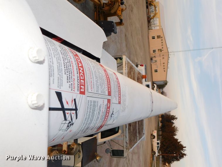 image for item DJ5849 2001 GMC C7500  forestry bucket truck