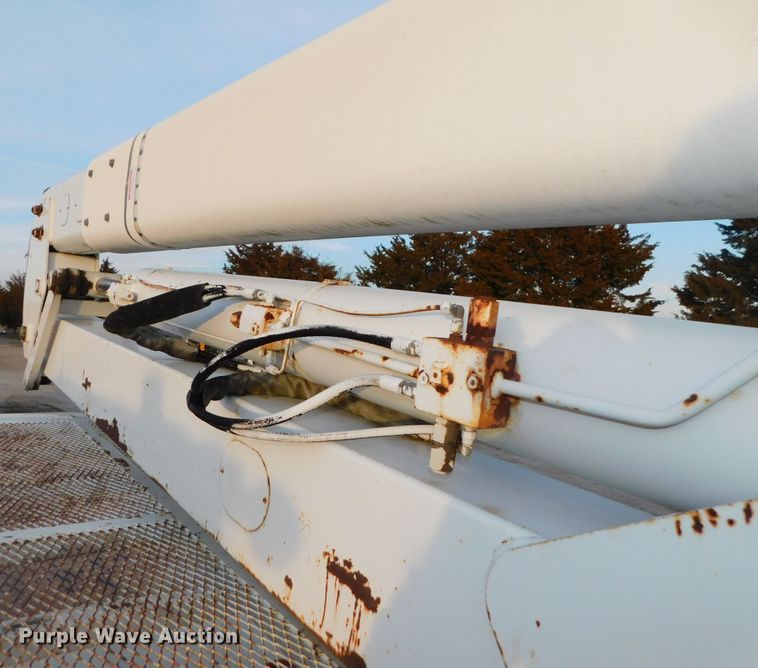 image for item DJ5849 2001 GMC C7500  forestry bucket truck