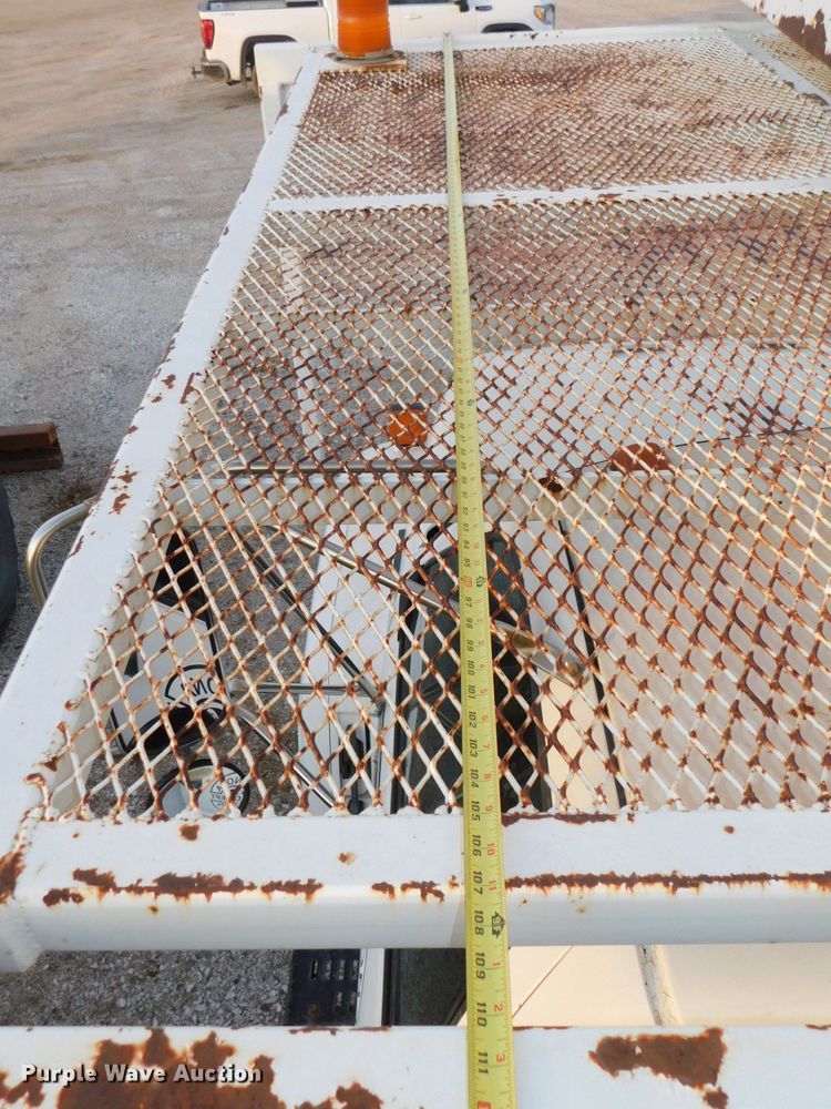 image for item DJ5849 2001 GMC C7500  forestry bucket truck