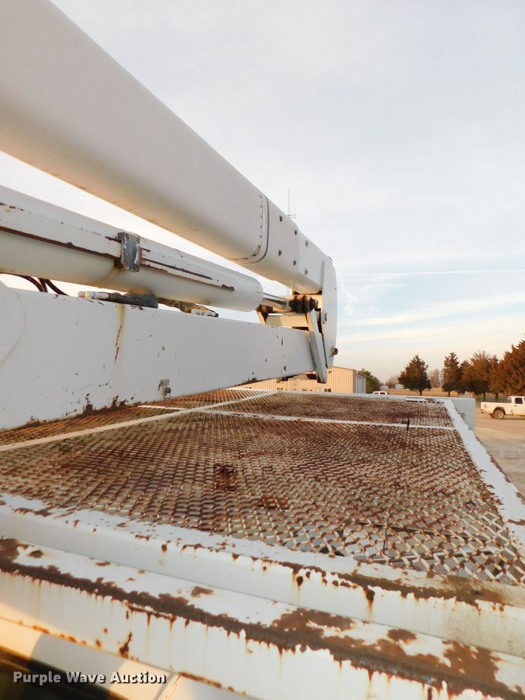 image for item DJ5849 2001 GMC C7500  forestry bucket truck