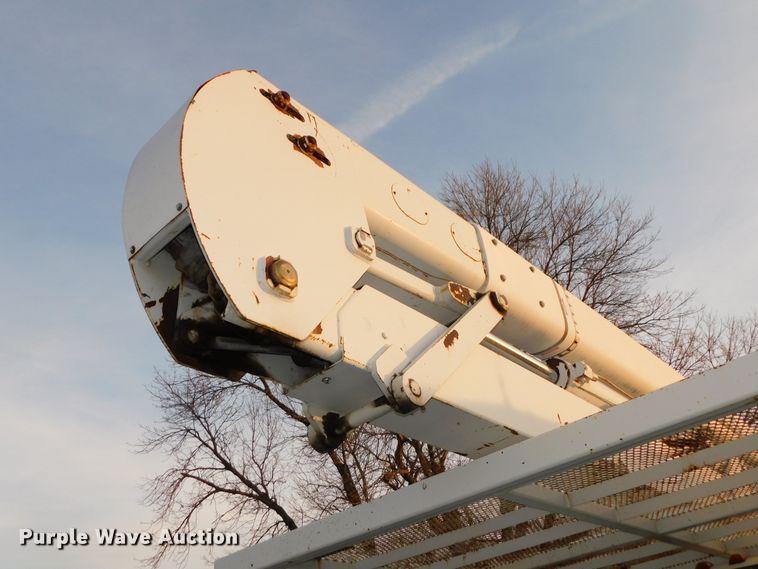 image for item DJ5849 2001 GMC C7500  forestry bucket truck